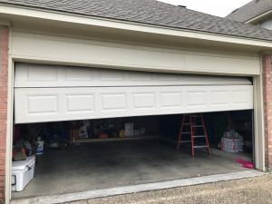 garage door won't close