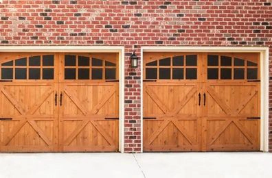 Carriage House Style Wood Doors Model 7400